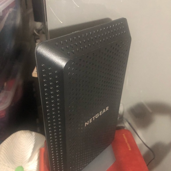 NETGEAR Nighthawk CM1200 DOCSIS 3.1 Multi-Gig Cable Modem, 4 Ethernet ports - Picture 10 of 13